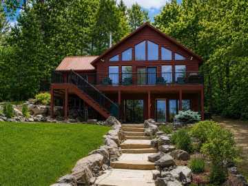 Stone Lake, WI: 14066W Snowshoe Lane