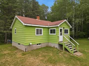 Hayward, WI: 11758 W Paddock Road