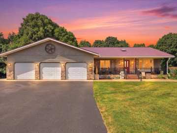 Spring Valley, WI: W744 Golfview Drive