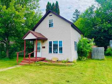 Barron, WI: 36 S 10th Street