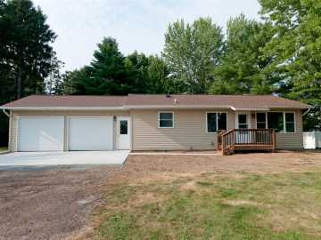 Cameron, WI: 417 Spruce Avenue