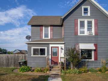 Chippewa Falls, WI: 109 S Prairie Street