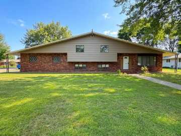 Rice Lake, WI: 1006 N Wisconsin Avenue