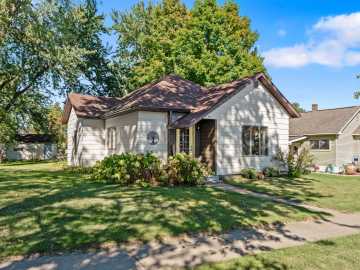 Shell Lake, WI: 105 6th Avenue