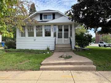 Oshkosh, WI: 932 N Sawyer Street