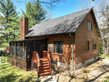 Hayward, WI: 10661 W Falcon Ridge Road