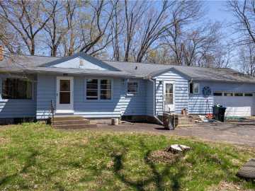 Bruce, WI: 516 S Alvey Street