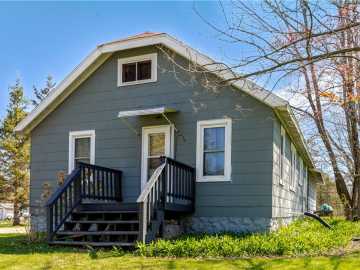 Cornell, WI: 213 N 8th Street