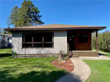 Spooner, WI: 318 Spruce Street