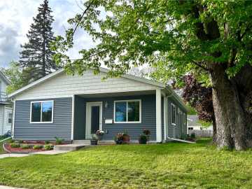 Chippewa Falls, WI: 336 W Elm Street