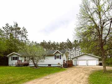 Bruce, WI: 1051 E Chippewa Avenue