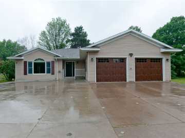 Glenwood City, WI: 143 Tiffany Creek Road