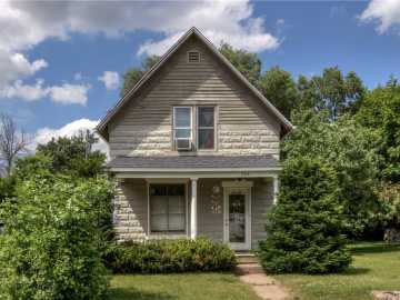 Eau Claire, WI: 324 Mead Street