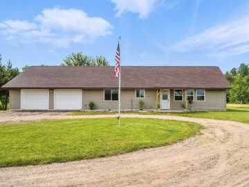 Bruce, WI: 11401 W Bennor Road