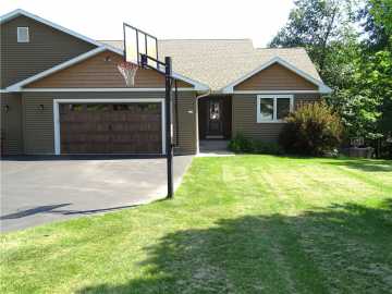 Durand, WI: 224 Country Lane