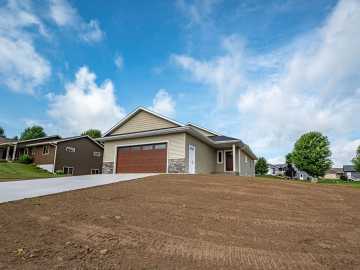 Ellsworth, WI: 944 S Kelly Road