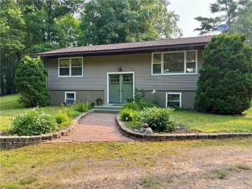 Hayward, WI: 11847 W Twin Lake Road