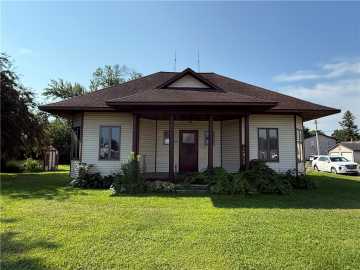 Boyceville, WI: 904 Railroad Avenue