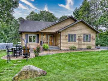Hayward, WI: 16407W Stonewood Court