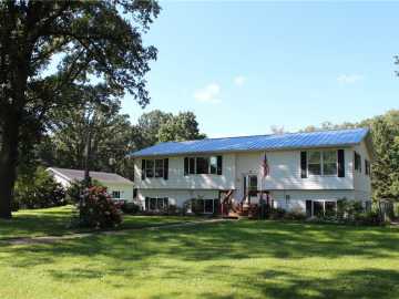 Clayton, WI: 67 60th Avenue