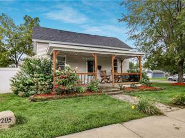 Chippewa Falls, WI: 205 E Greenville Street