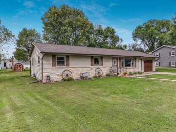 Osseo, WI: 39885 Winsand Drive