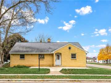 Fall Creek, WI: 257 E Mc Kinley Avenue