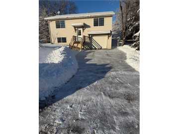 Menomonie, WI: 915 28th N Avenue