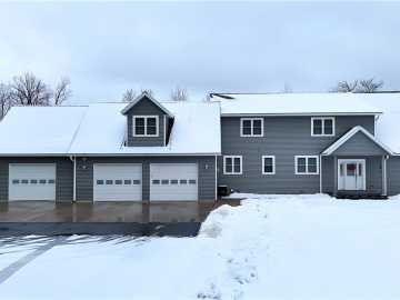 Stanley, WI: 16122 361st Street