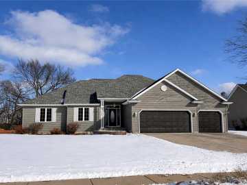 Eau Claire, WI: 4522 S Oakwood Hills Parkway