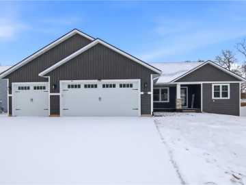 Eau Claire, WI: 4919 Woodlands Drive