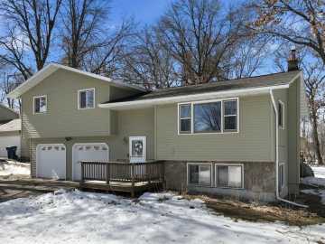 Chetek, WI: 121 Lake Aire Drive