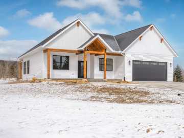 Osceola, WI: 2171 86th Avenue