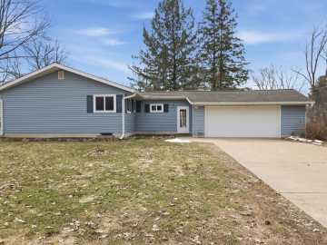 Menomonie, WI: 117 NE 16th Street