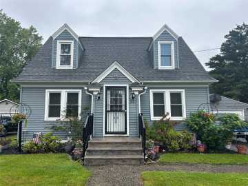 Cameron, WI: 312 S 3rd Street