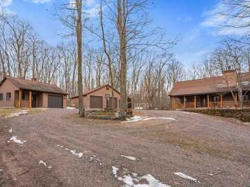 Springbrook, WI: 1388 W Town Hall Road