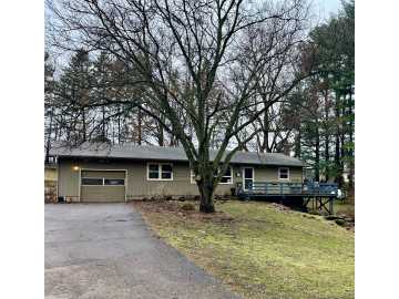 Fall Creek, WI: S9220 Hillview Road