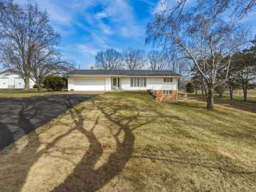 Eau Claire, WI: 4731 N Clairemont Avenue