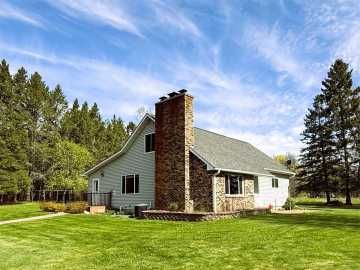 Glen Flora, WI: W4364 Hwy 8 