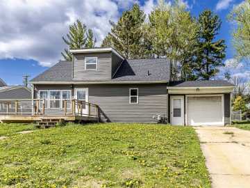 Black River Falls, WI: 1031 Van Buren Street
