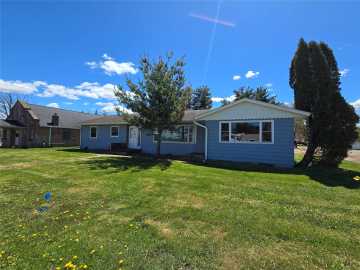 Barron, WI: 1306 E Division Avenue