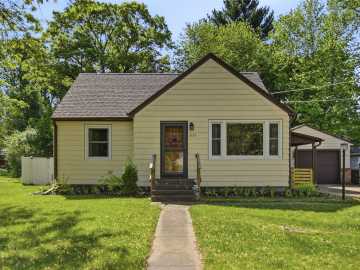 Eau Claire, WI: 3133 Locust Lane