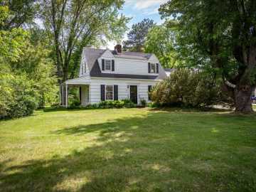 Menomonie, WI: 320 Elm W Avenue
