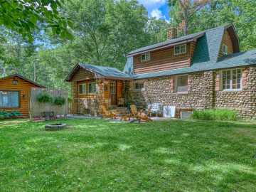 Hayward, WI: 7709 N Lake Avenue