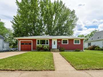 Eau Claire, WI: 325 Selma Street