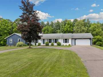 Black River Falls, WI: W11418 Goldsmith Road