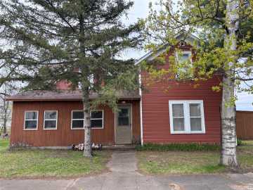 Cameron, WI: 205 S 9th Street