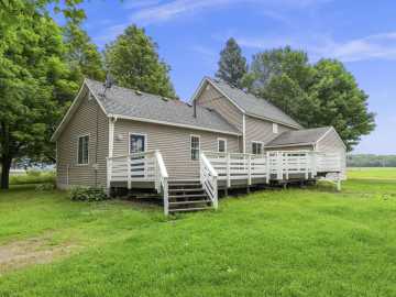 Luck, WI: 2749 210th Street
