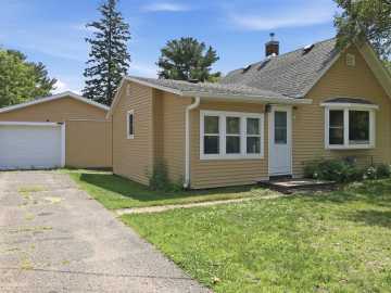 Cameron, WI: 417 S 7th Street
