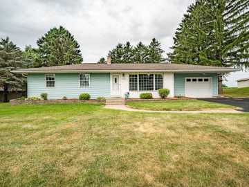 Ellsworth, WI: 1205 Debra Street